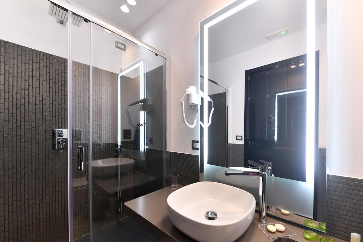 Hotel Domus 42 Neapol Pokój zdjęcie